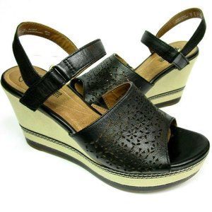 Clarks Collection Soft Cushion Wedge Sandals Sz 9M
